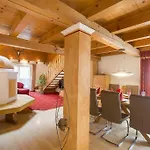 Landhaus Zirmhof *